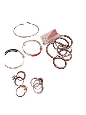 Assorted  lot jewelry   Necklaces, Bracelet, Rings  Earrings, Watches.  Update